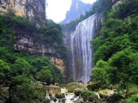 英山传承红色基因建设一流园区